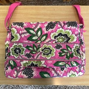 Vera Bradley large messenger travel crossbody bag in Priscilla Pink
